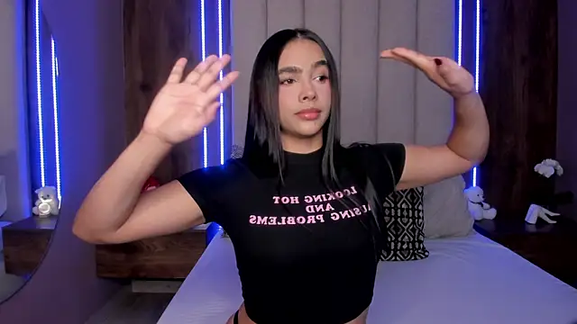 LucySalvatore  online show from April 2026 03:03:01 AM