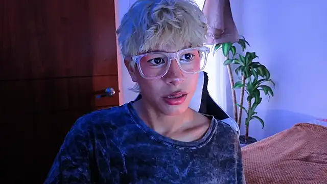 taichi bluy online show from November 2025 08:23:02 PM