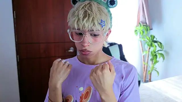 taichi bluy online show from December 2025 08:10:02 PM