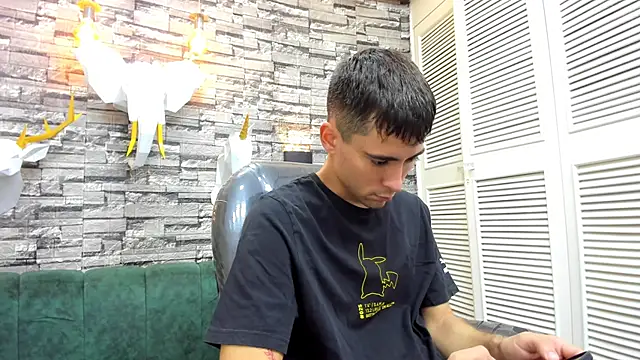 mike whitee online show from October 2025 01:36:02 PM