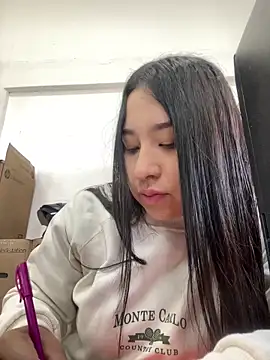 BELLAALEJA online show from December 2025 01:15:01 PM