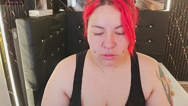 Witch Scarlet online show from April 2026 01:33:01 AM