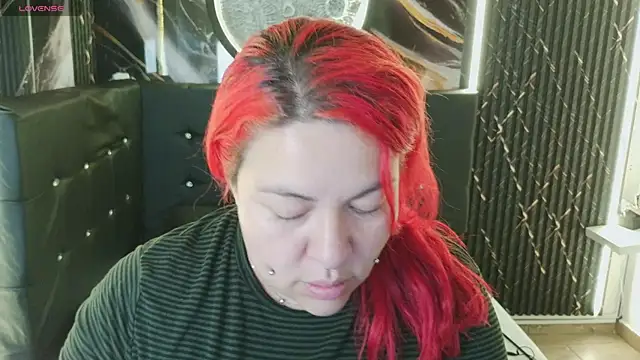 Witch Scarlet online show from April 2026 01:30:02 AM