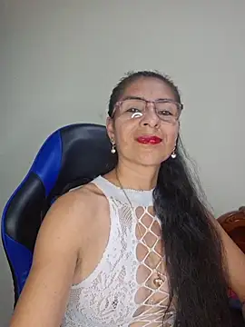 Natasha 50 online show from December 2025 10:15:01 PM