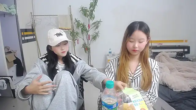Snapshot of Babygirls523 chatting on October 2025 12:48:02 PM Babygirls523 online show from October 2025 12:48:02 PM