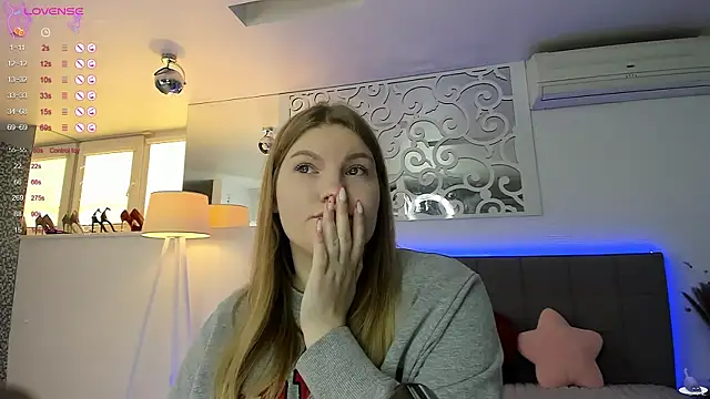 Snapshot of AshleyJoness chatting on October 2025 04:56:01 AM AshleyJoness online show from October 2025 04:56:01 AM