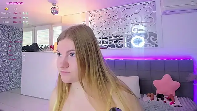 Snapshot of AshleyJoness chatting on November 2025 08:04:01 AM AshleyJoness online show from November 2025 08:04:01 AM