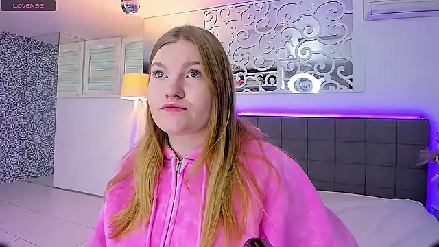 Snapshot of AshleyJoness chatting on December 2025 06:15:01 AM AshleyJoness online show from December 2025 06:15:01 AM