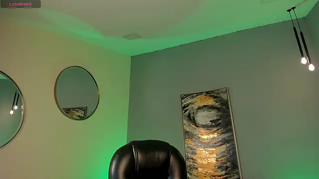 Snapshot of LiamCarterX chatting on December 2025 12:11:02 AM LiamCarterX online show from December 2025 12:11:02 AM