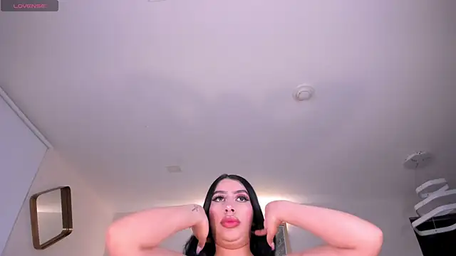 LeahLombardi  online show from November 2025 03:32:02 AM