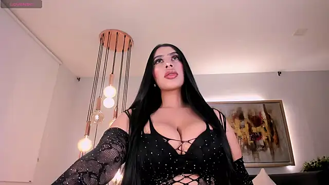 LeahLombardi  online show from November 2025 07:51:01 PM