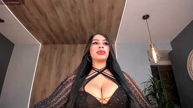 LeahLombardi  online show from January 2026 03:32:01 AM