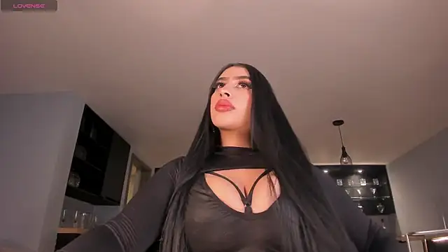 LeahLombardi  online show from December 2025 05:58:02 PM