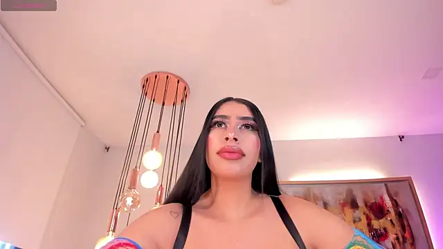 LeahLombardi  online show from November 2025 05:23:02 PM