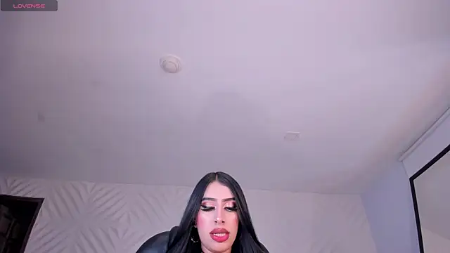 LeahLombardi  online show from December 2025 03:50:02 AM