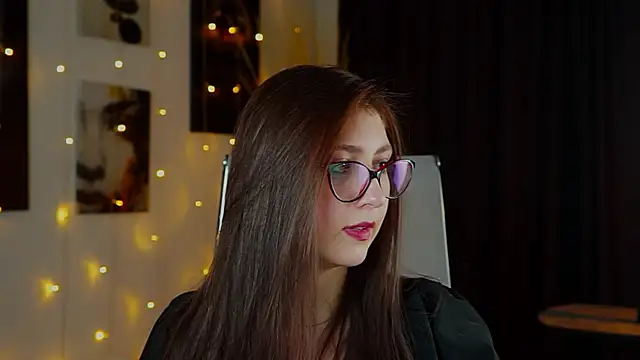 Mary Miiller online show from December 2025 09:33:02 AM