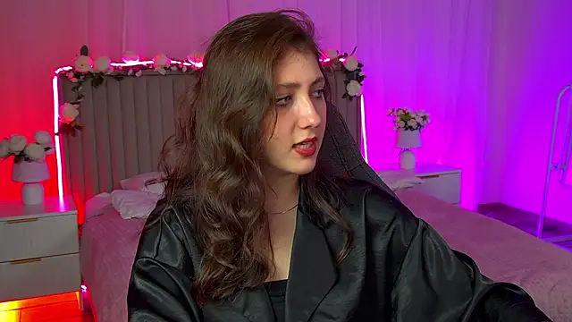 Mary Miiller online show from November 2025 01:00:01 PM