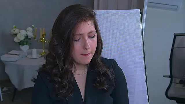 Mary Miiller online show from November 2025 09:59:01 AM