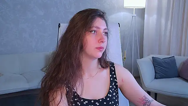 Mary Miiller online show from May 2026 06:43:02 AM