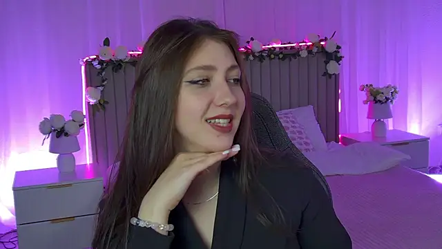 Mary Miiller online show from December 2025 06:46:02 AM