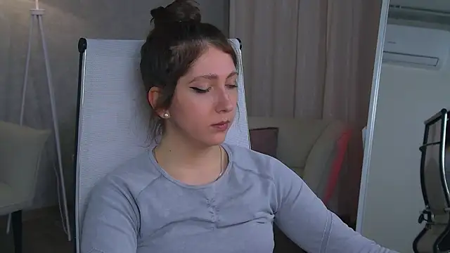 Mary Miiller online show from November 2025 10:19:02 AM