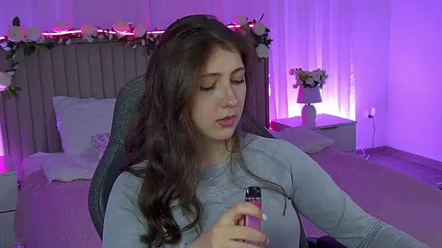 Mary Miiller online show from December 2025 10:39:02 AM