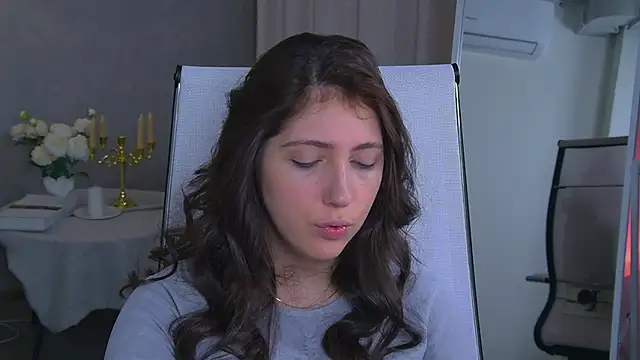 Mary Miiller online show from November 2025 06:17:01 AM