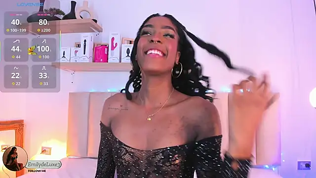 Snapshot of Emely_Deluxe chatting on November 2025 11:43:02 AM Emely Deluxe online show from November 2025 11:43:02 AM