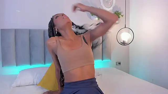 Emely Deluxe online show from December 2025 11:34:02 AM