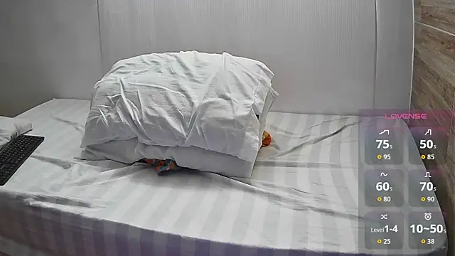 Snapshot of angelicious_ chatting on July 2026 12:05:02 PM angelicious online show from July 2026 12:05:02 PM