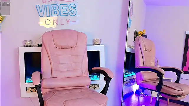 Alice Vixen online show from April 2026 12:06:01 PM