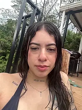 Snapshot of Alice_Vixen chatting on May 2026 03:28:01 PM Alice Vixen online show from May 2026 03:28:01 PM