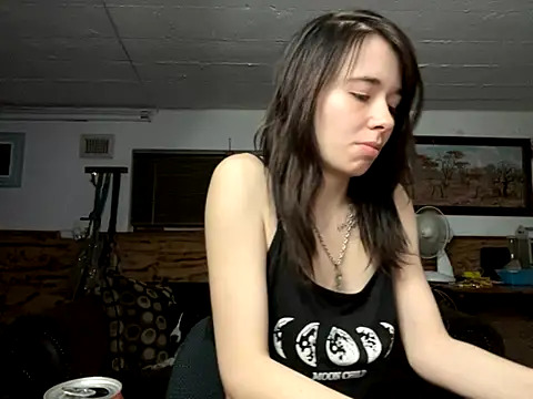 Snapshot of the_holy_t chatting on October 2025 04:08:01 PM the holy t online show from October 2025 04:08:01 PM