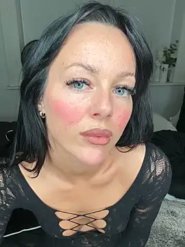 Snapshot of juicylucie chatting on October 2025 11:50:02 PM juicylucie online show from October 2025 11:50:02 PM