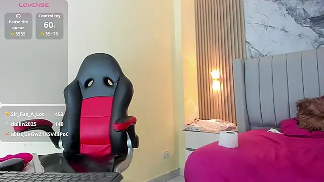 AURORAMARTIN2 online show from November 2025 12:53:01 AM