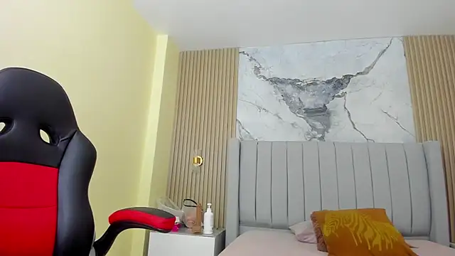 AURORAMARTIN2 online show from October 2025 07:35:02 PM