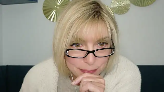 ClassyNAWTYBritMILF online show from November 2025 05:28:02 PM