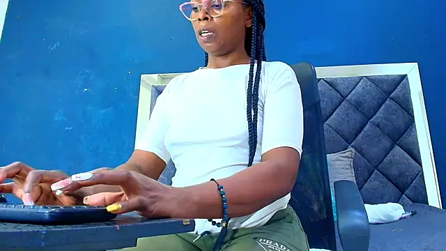 ebony  jheim online show from October 2025 11:53:02 AM