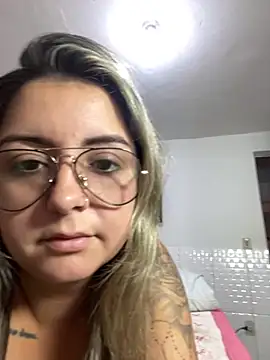 Snapshot of sophiemonroevip chatting on December 2025 01:02:02 PM sophiemonroevip online show from December 2025 01:02:02 PM