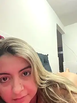 Snapshot of sophiemonroevip chatting on November 2025 09:25:01 PM sophiemonroevip online show from November 2025 09:25:01 PM