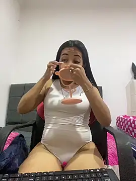 Rosa 25x online show from March 2026 12:50:02 PM