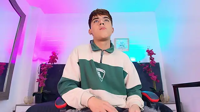 Lucass love online show from March 2026 03:03:02 AM