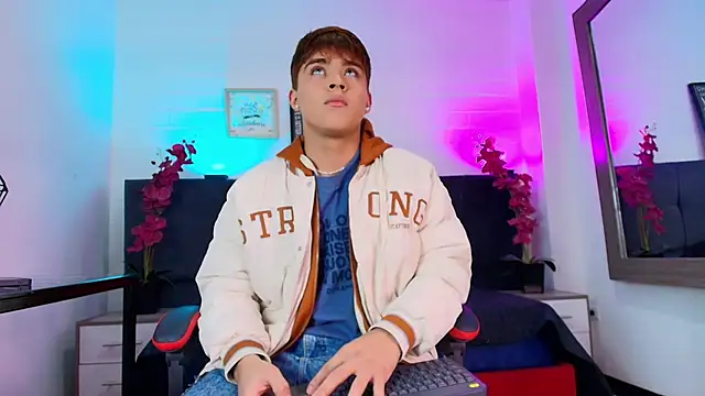 Lucass love online show from March 2026 01:36:02 PM