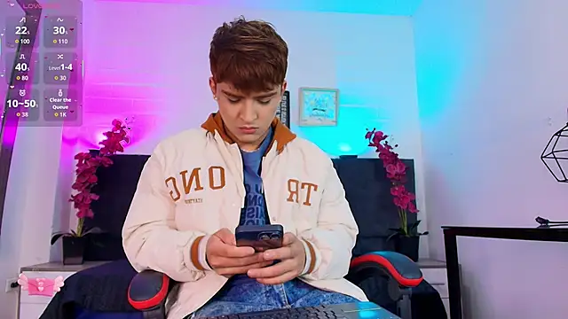 Lucass love online show from March 2026 12:41:01 PM