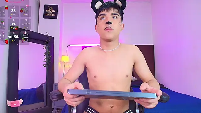 Lucass love online show from November 2025 05:06:02 PM