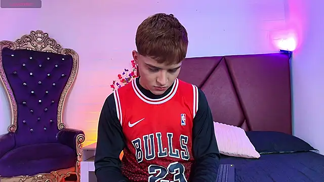 Lucass love online show from April 2026 01:34:02 PM