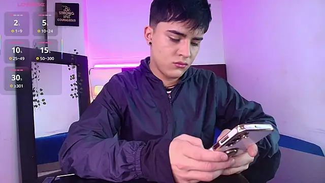 Lucass love online show from October 2025 01:23:02 PM