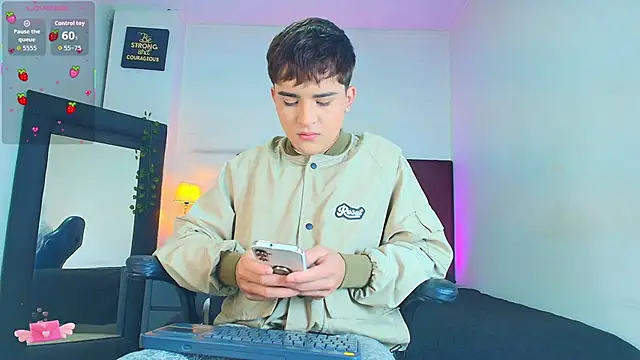 Snapshot of Lucass_love chatting on December 2025 01:04:02 PM Lucass love online show from December 2025 01:04:02 PM