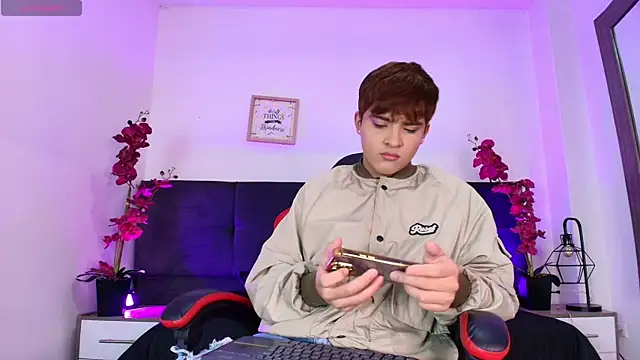 Lucass love online show from April 2026 01:06:02 PM