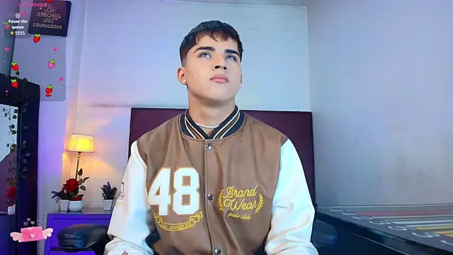 Lucass love online show from December 2025 04:49:01 PM